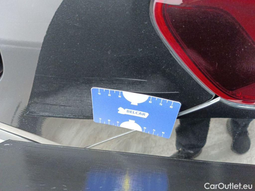 Mercedes  GLB Mercedes-Benz   180 d Business Solution 5d #31