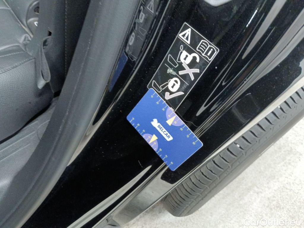 Mercedes  GLB Mercedes-Benz   180 d Business Solution 5d #53