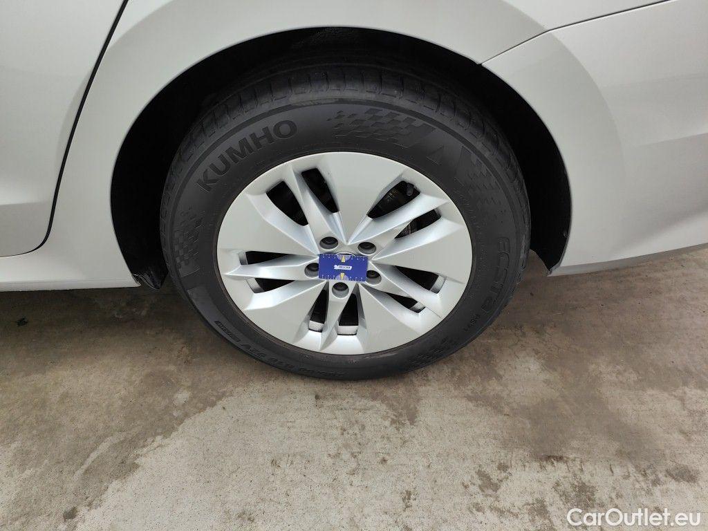 Skoda  Octavia Skoda  Combi 2.0 CRTDI 110kW DSG7 Ambition 5d #124