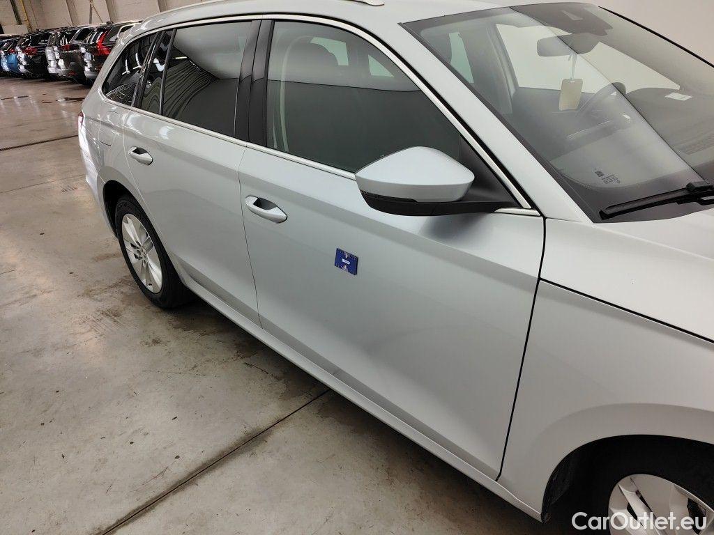 Skoda  Octavia Skoda  Combi 2.0 CRTDI 110kW DSG7 Ambition 5d #40