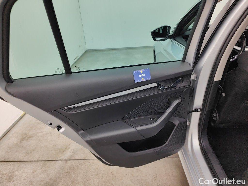 Skoda  Octavia Skoda  Combi 2.0 CRTDI 110kW DSG7 Ambition 5d #26