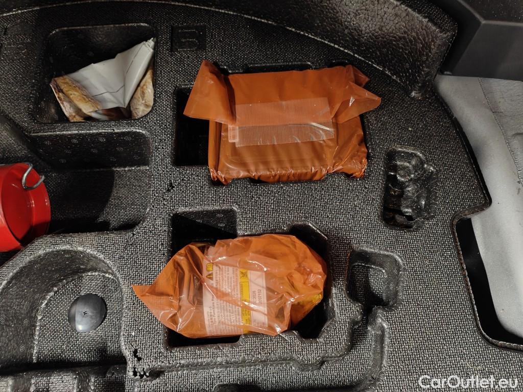 Toyota  RAV4 Toyota  2.5 Hybrid Lithium Style Plus CVT 5d #16