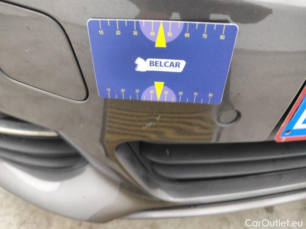 Peugeot  308 Peugeot  SW 1.5 BlueHDi 130 DPF S&S Allure 5d #38