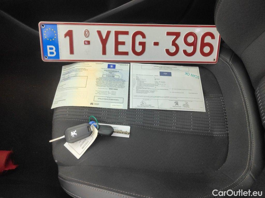 Peugeot  308 Peugeot  SW 1.5 BlueHDi 130 DPF S&S Allure 5d #4