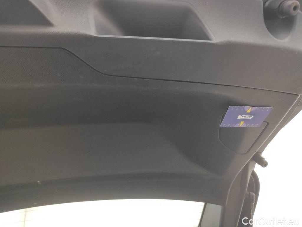 Peugeot  308 Peugeot  SW 1.5 BlueHDi 130 DPF S&S Allure 5d #69