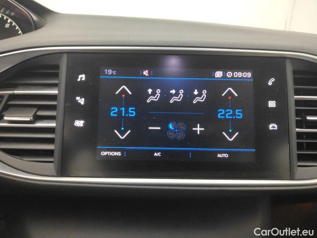 Peugeot  308 Peugeot  SW 1.5 BlueHDi 130 DPF S&S Allure 5d #34