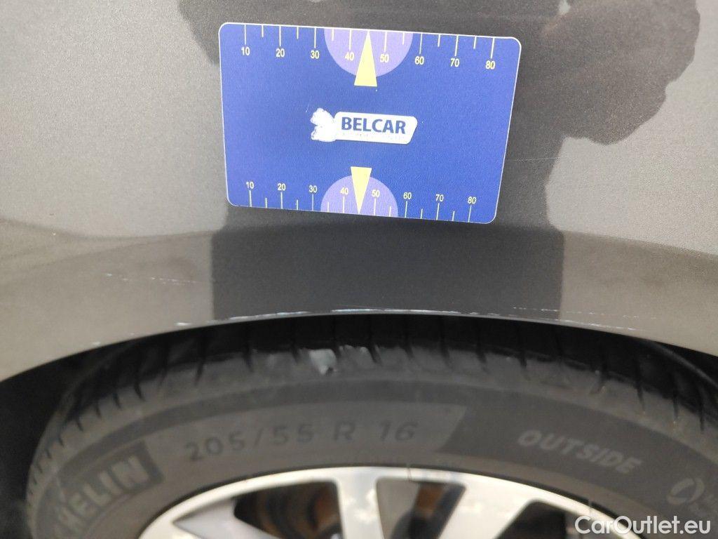 Peugeot  308 Peugeot  SW 1.5 BlueHDi 130 DPF S&S Allure 5d #51