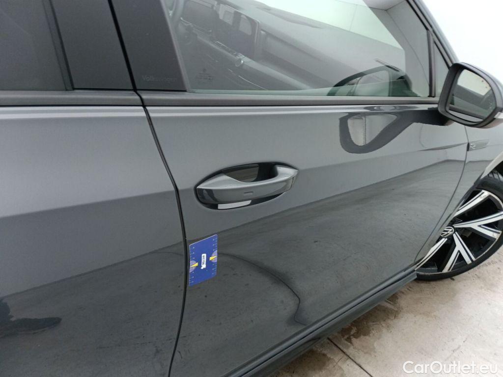 Volkswagen  Golf  VOLKSWAGEN VIII 1.5 eTSI 150 ACT R-Line DSG OPF (EU6AP) 5d #26