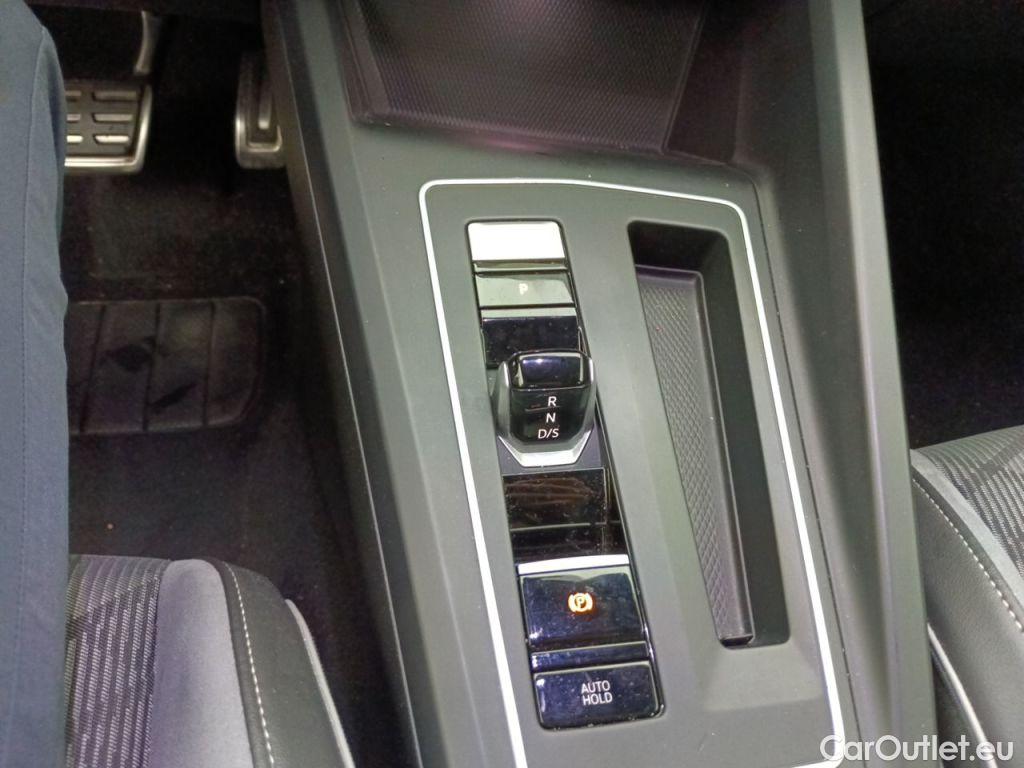 Volkswagen  Golf  VOLKSWAGEN VIII 1.5 eTSI 150 ACT R-Line DSG OPF (EU6AP) 5d #37