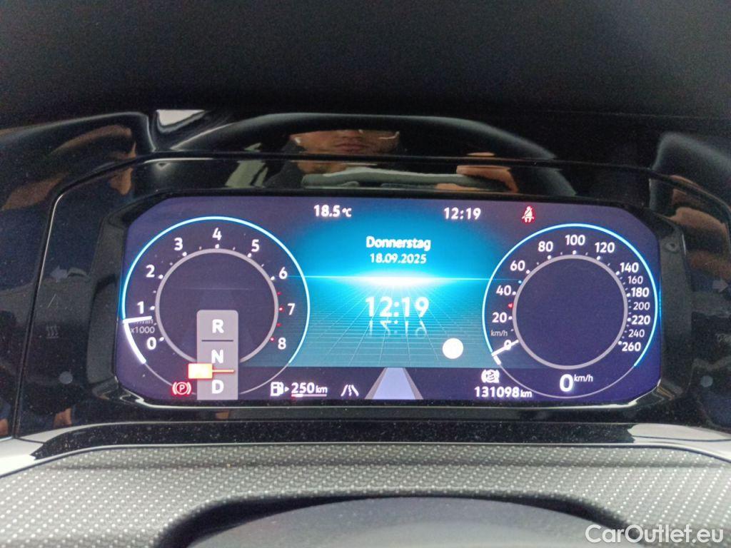 Volkswagen  Golf  VOLKSWAGEN VIII 1.5 eTSI 150 ACT R-Line DSG OPF (EU6AP) 5d #6