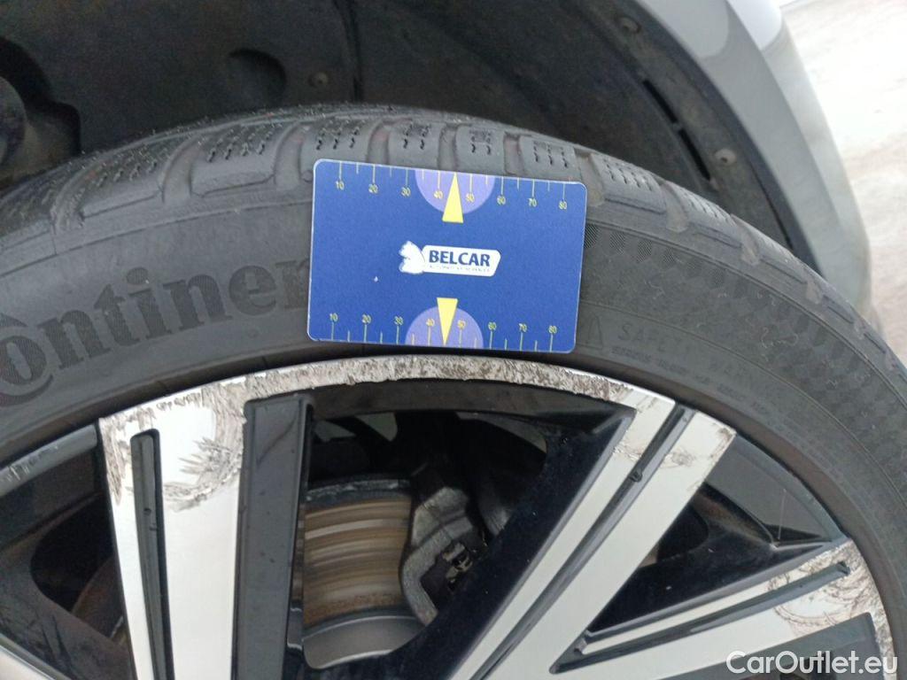 Volkswagen  Golf  VOLKSWAGEN VIII 1.5 eTSI 150 ACT R-Line DSG OPF (EU6AP) 5d #80