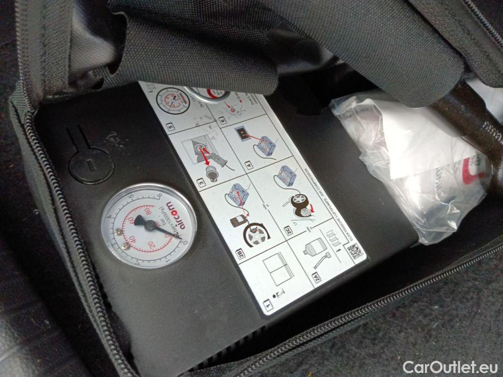 Volkswagen  Golf  VOLKSWAGEN VIII 1.5 eTSI 150 ACT R-Line DSG OPF (EU6AP) 5d #15