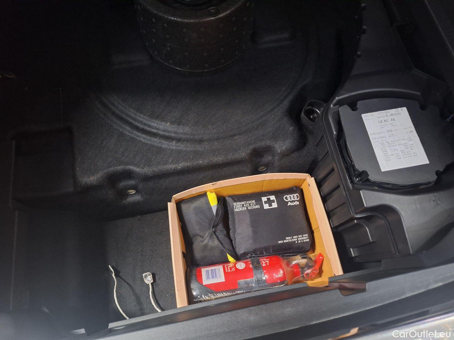 Audi  E-TRON Audi,  SB '19 BEV, Audi  Sportback 55 Quattro S-Line 5d #2