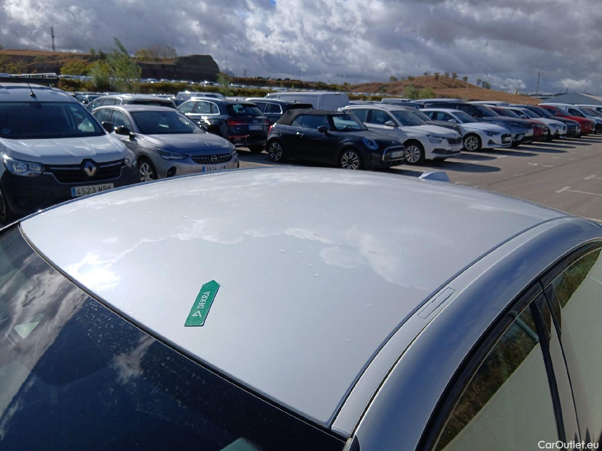 Land Rover  Discovery BMW Serie 3 / 2022 / 4P / sedán 318d Auto. #12