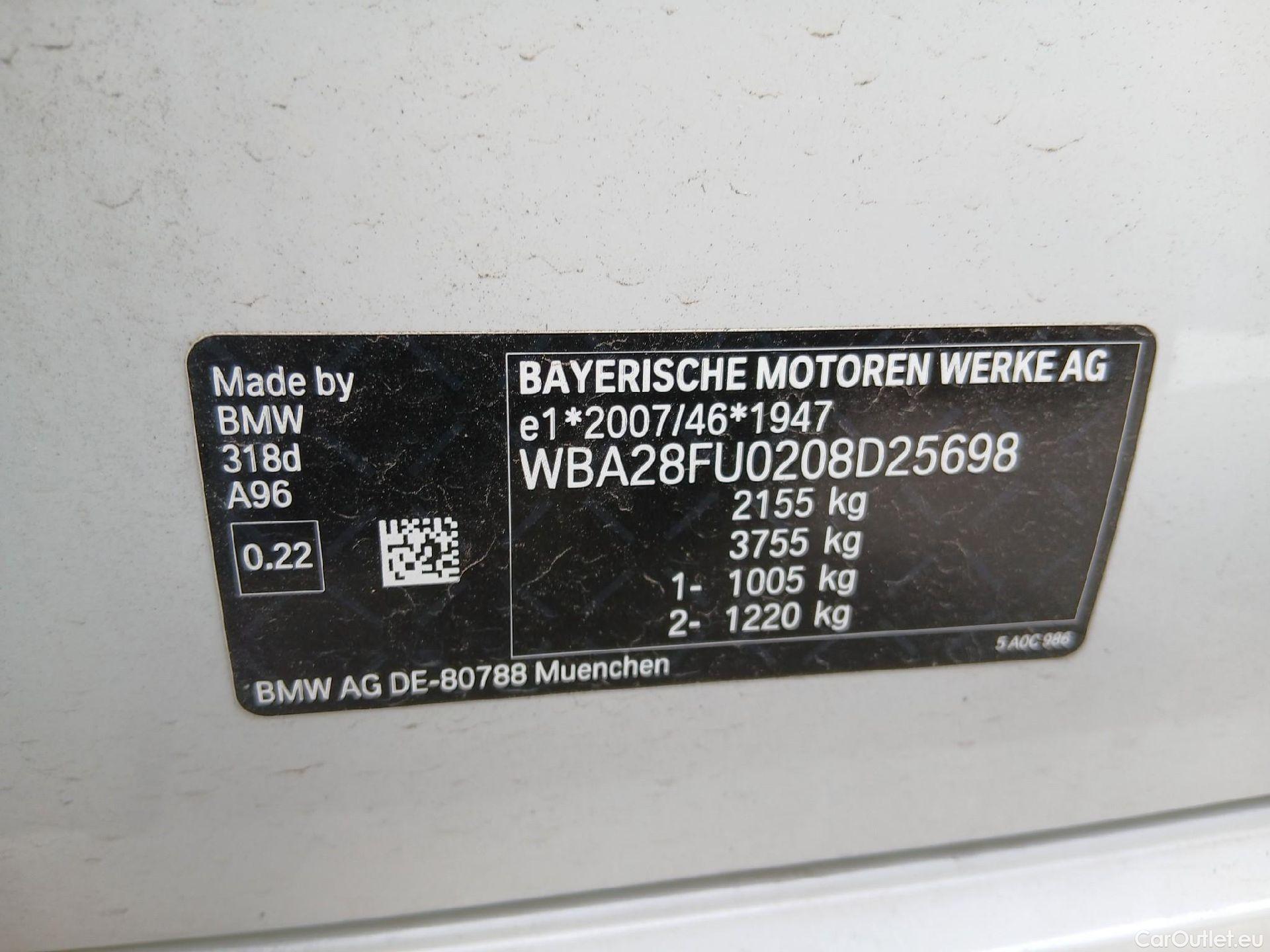 Land Rover  Discovery BMW Serie 3 / 2022 / 4P / sedán 318d Auto. #15