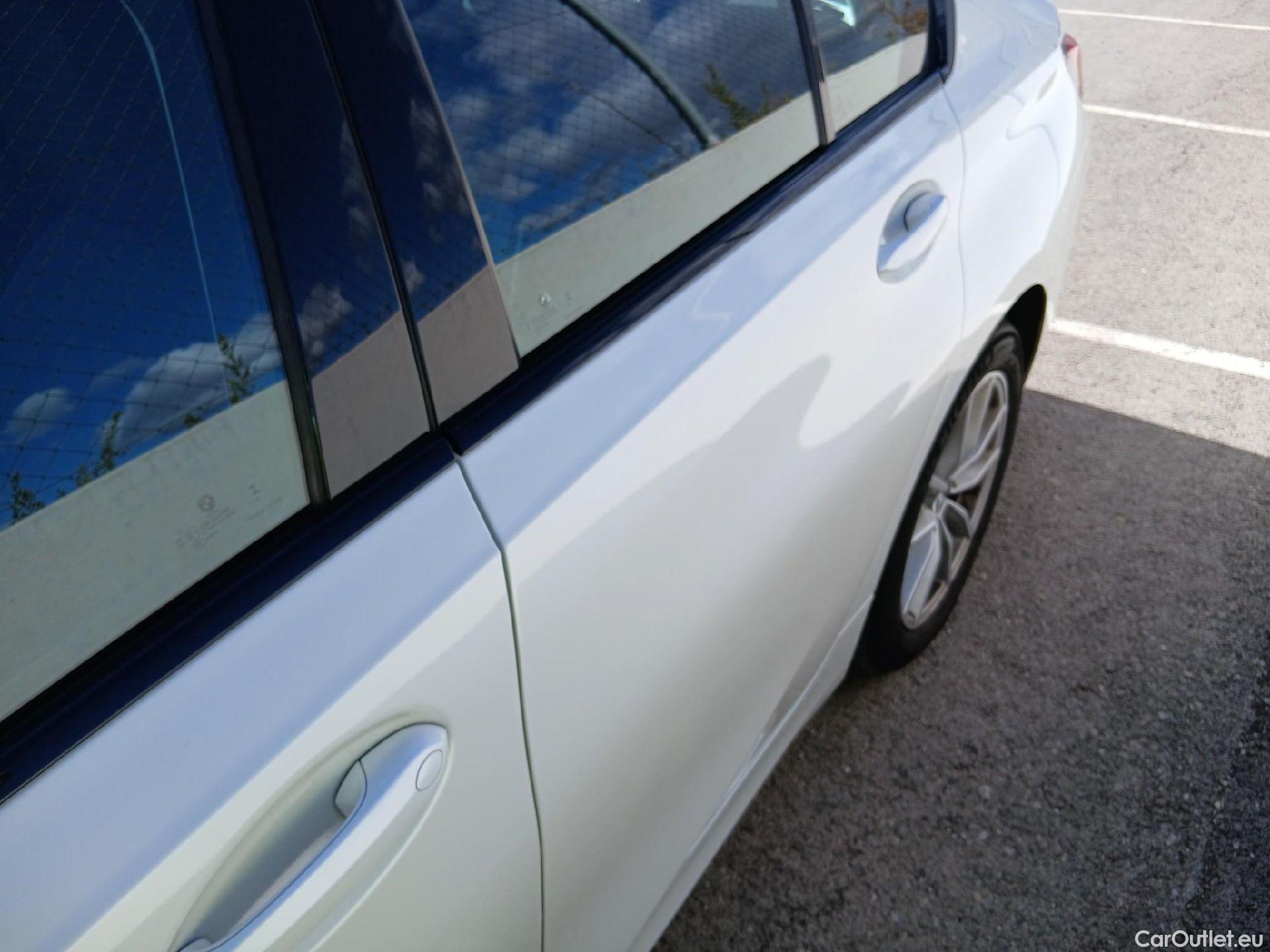 Land Rover  Discovery BMW Serie 3 / 2022 / 4P / sedán 318d Auto. #14