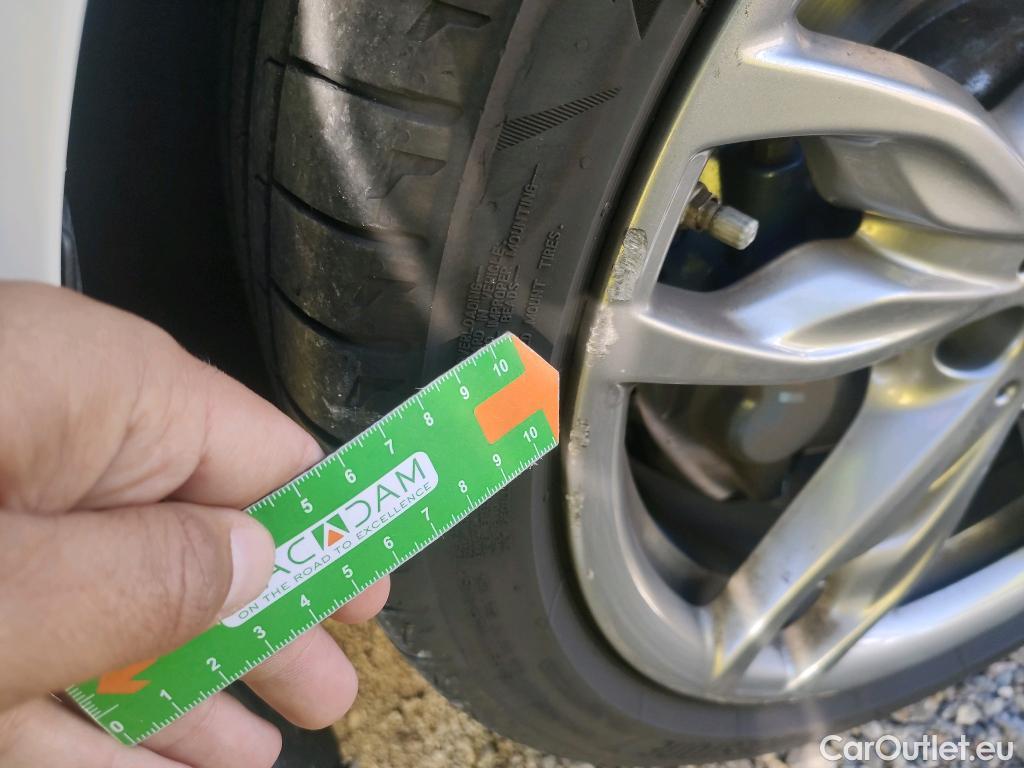  Bmw  Serie 1 BMW  / 2015 / 3P / berlina con portón M140iA xDrive #8