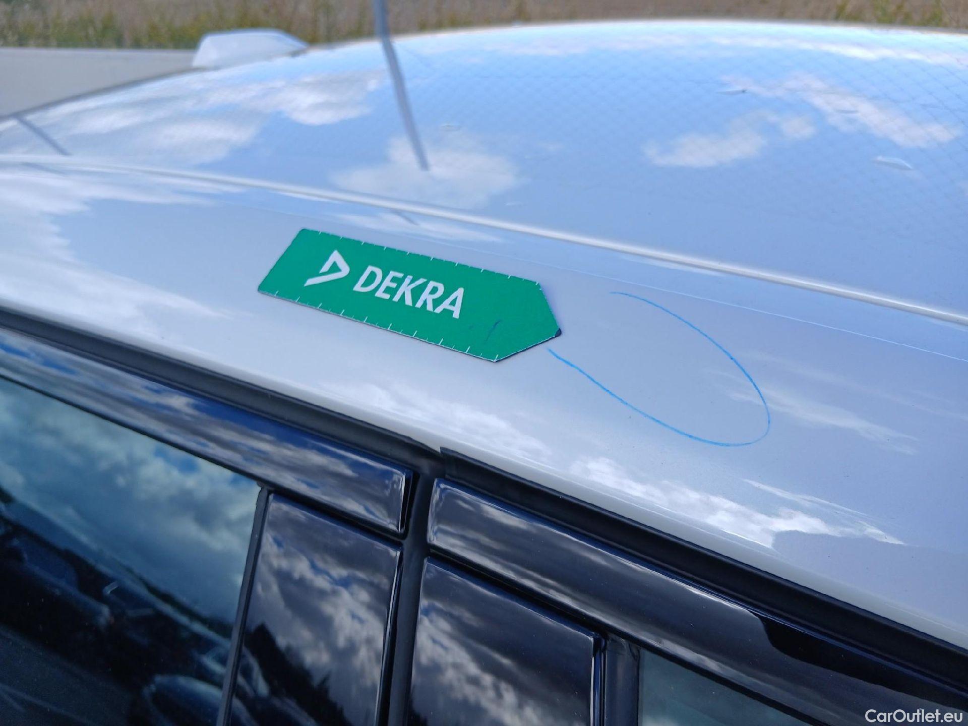 Land Rover  Discovery BMW Serie 3 / 2022 / 4P / sedán 318d Auto. #20