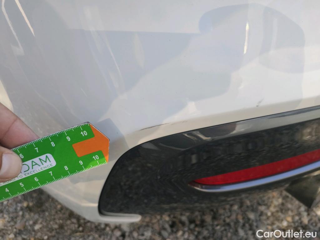  Bmw  Serie 1 BMW  / 2015 / 3P / berlina con portón M140iA xDrive #16