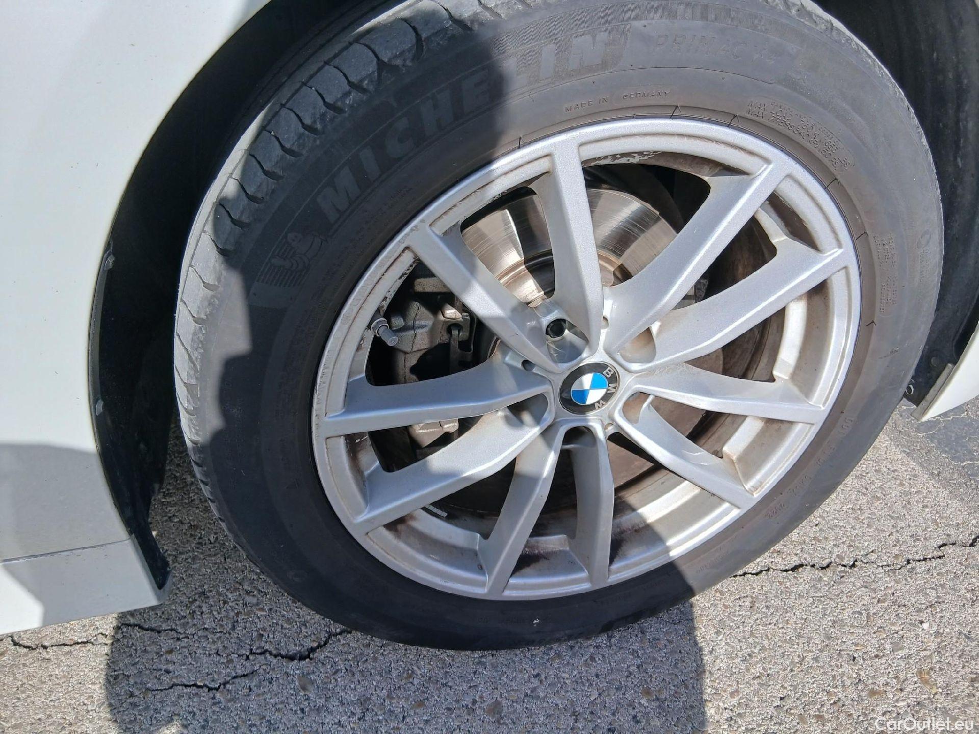 Land Rover  Discovery BMW Serie 3 / 2022 / 4P / sedán 318d Auto. #24