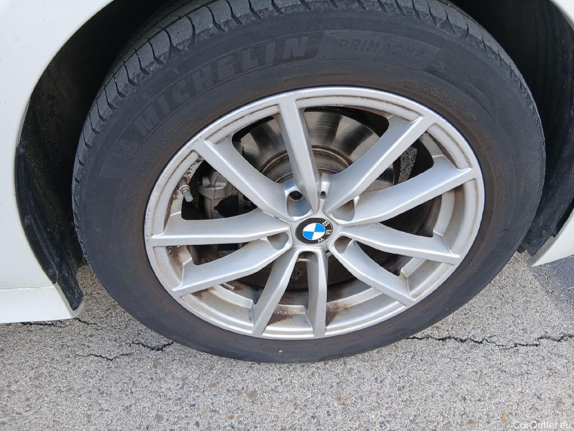 Land Rover  Discovery BMW Serie 3 / 2022 / 4P / sedán 318d Auto. #5