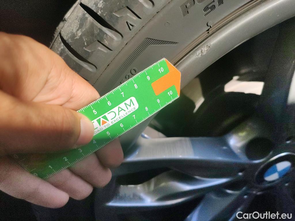  Bmw  Serie 1 BMW  / 2015 / 3P / berlina con portón M140iA xDrive #4