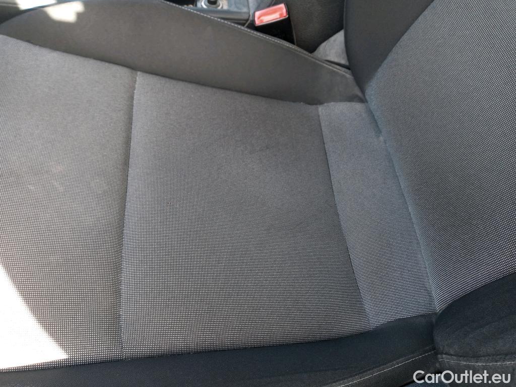  Volkswagen  Golf  VOLKSWAGEN 5p 7G berlina con portón Edition 1.6 TDI 110CV BMT #25