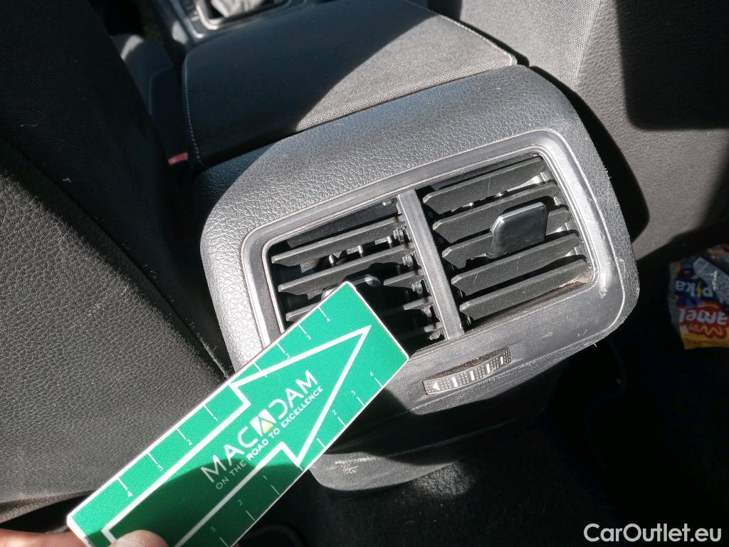  Volkswagen  Golf  VOLKSWAGEN 5p 7G berlina con portón Edition 1.6 TDI 110CV BMT #31