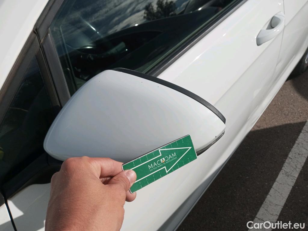  Volkswagen  Golf  VOLKSWAGEN 5p 7G berlina con portón Edition 1.6 TDI 110CV BMT #57