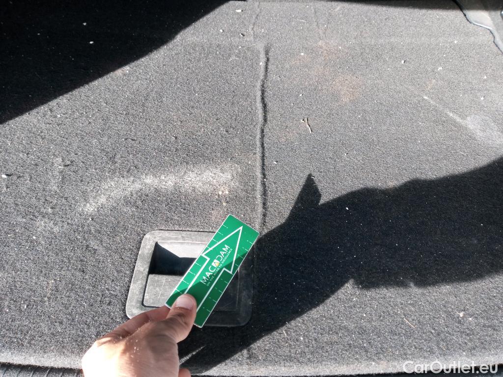  Volkswagen  Golf  VOLKSWAGEN 5p 7G berlina con portón Edition 1.6 TDI 110CV BMT #3