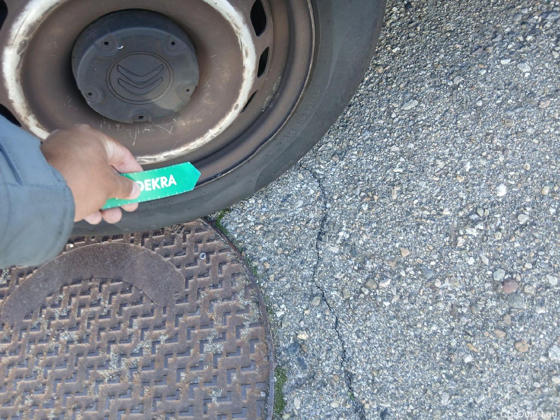  Citroen  Berlingo CITROEN  / 2018 / 3P / furgón derivado de turismo Talla M BlueHDi 100 CONTROL (AC) #24