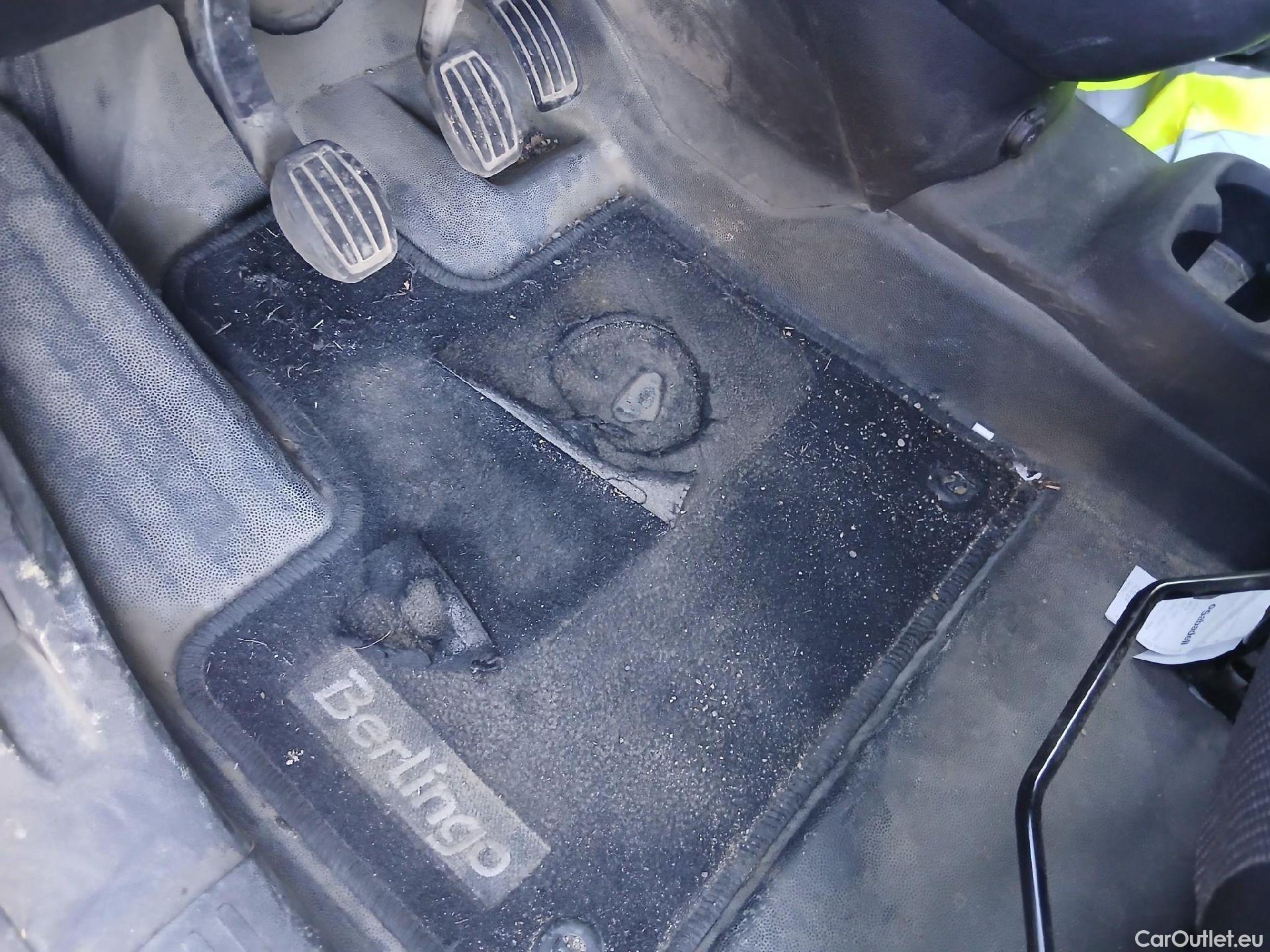  Citroen  Berlingo CITROEN  / 2018 / 3P / furgón derivado de turismo Talla M BlueHDi 100 CONTROL (AC) #6