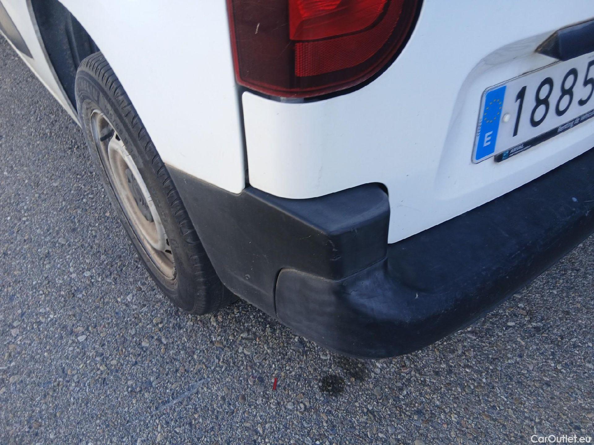  Citroen  Berlingo CITROEN  / 2018 / 3P / furgón derivado de turismo Talla M BlueHDi 100 CONTROL (AC) #32