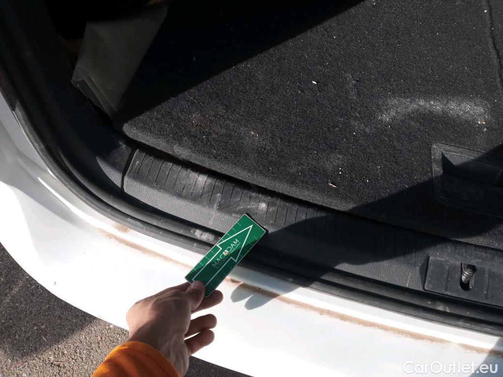  Volkswagen  Golf  VOLKSWAGEN 5p 7G berlina con portón Edition 1.6 TDI 110CV BMT #43