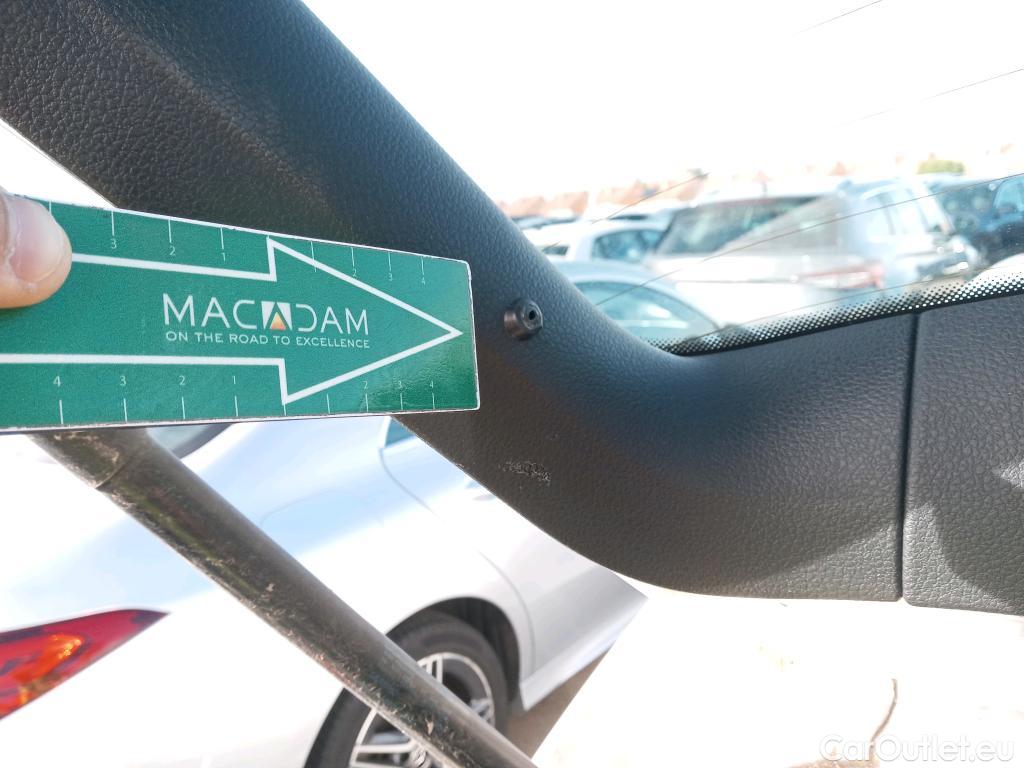  Volkswagen  Golf  VOLKSWAGEN 5p 7G berlina con portón Edition 1.6 TDI 110CV BMT #47