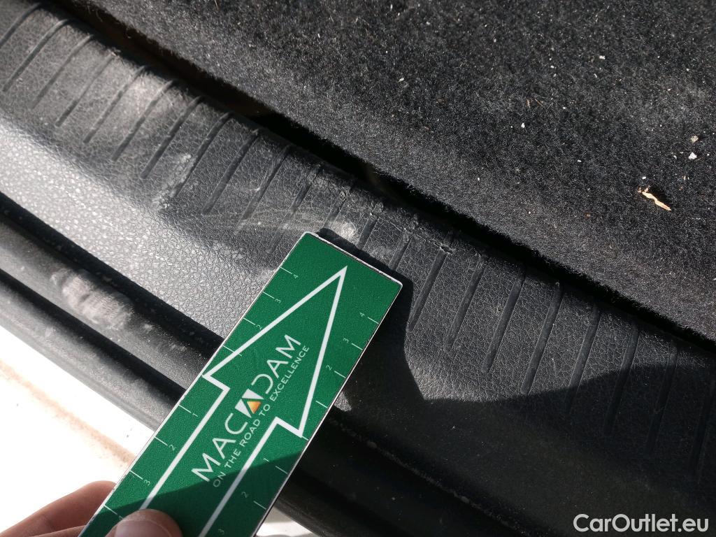  Volkswagen  Golf  VOLKSWAGEN 5p 7G berlina con portón Edition 1.6 TDI 110CV BMT #42