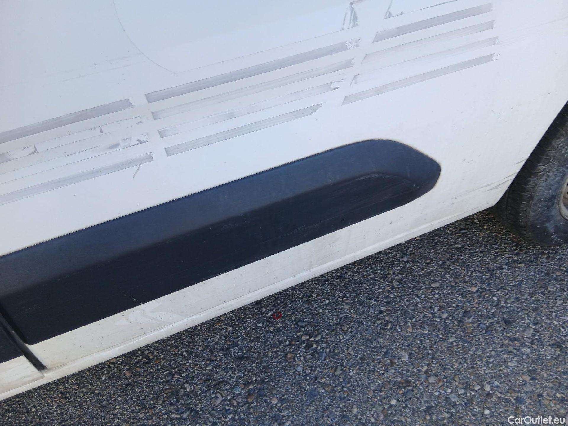  Citroen  Berlingo CITROEN  / 2018 / 3P / furgón derivado de turismo Talla M BlueHDi 100 CONTROL (AC) #31