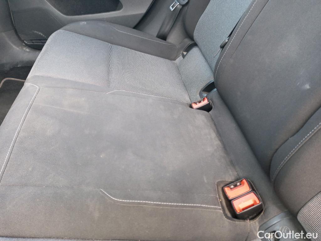  Volkswagen  Golf  VOLKSWAGEN 5p 7G berlina con portón Edition 1.6 TDI 110CV BMT #23