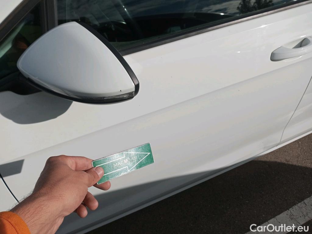  Volkswagen  Golf  VOLKSWAGEN 5p 7G berlina con portón Edition 1.6 TDI 110CV BMT #6