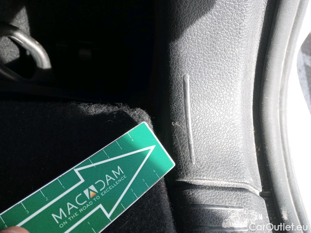  Volkswagen  Golf  VOLKSWAGEN 5p 7G berlina con portón Edition 1.6 TDI 110CV BMT #36