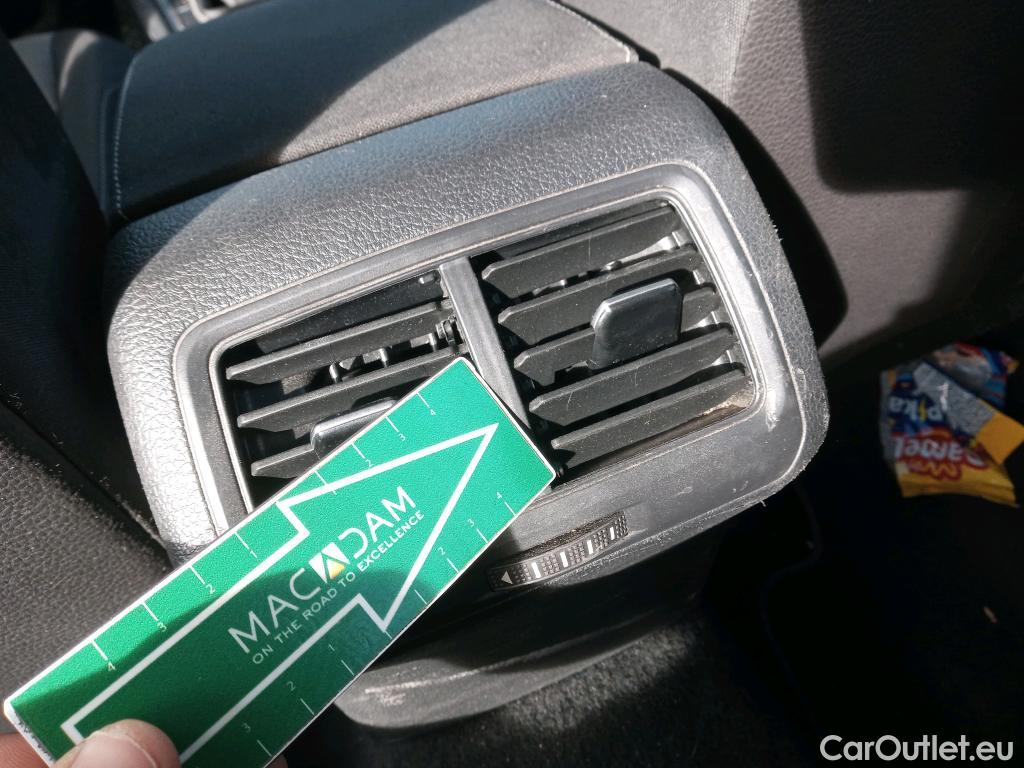  Volkswagen  Golf  VOLKSWAGEN 5p 7G berlina con portón Edition 1.6 TDI 110CV BMT #30