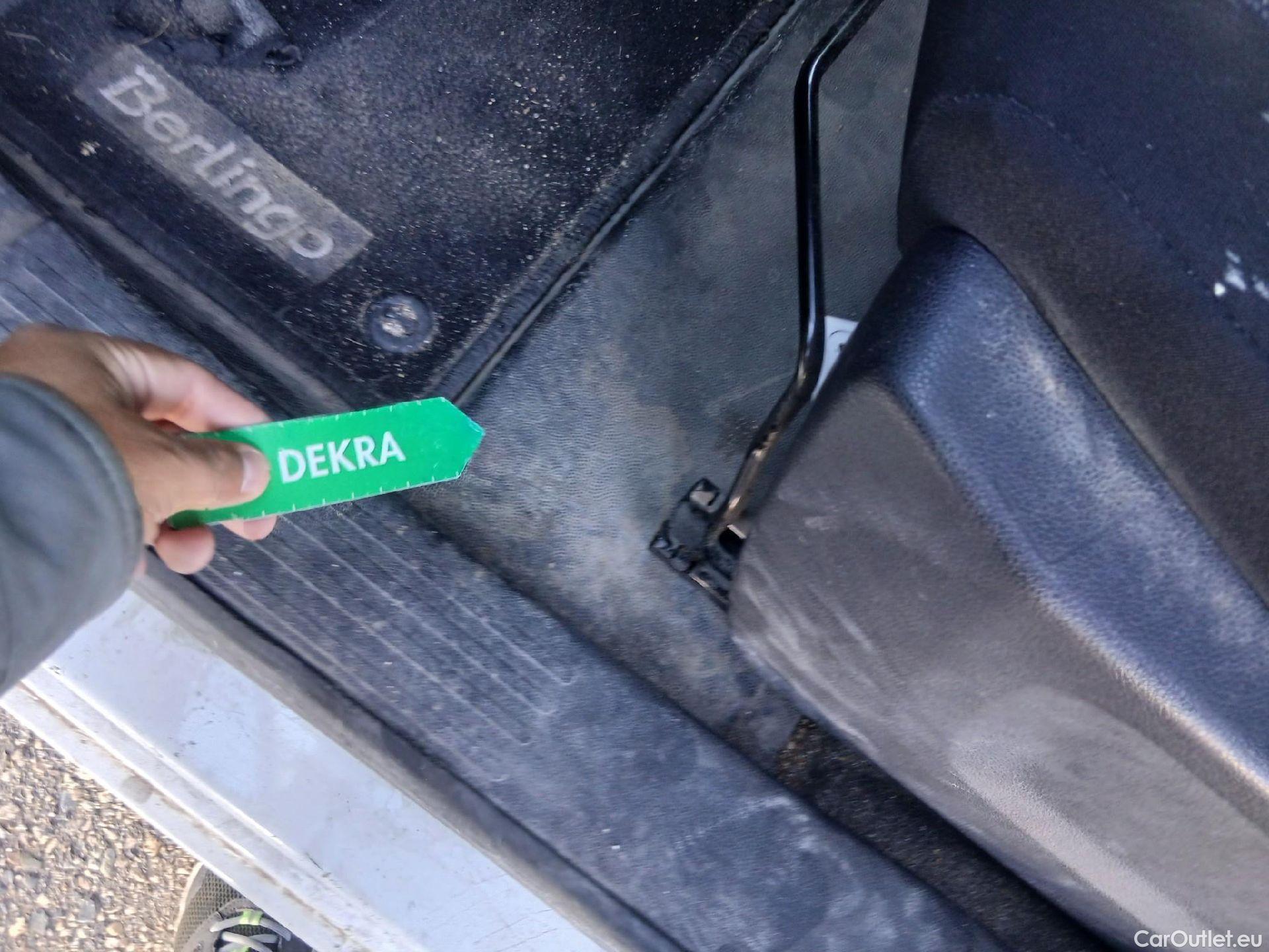  Citroen  Berlingo CITROEN  / 2018 / 3P / furgón derivado de turismo Talla M BlueHDi 100 CONTROL (AC) #4