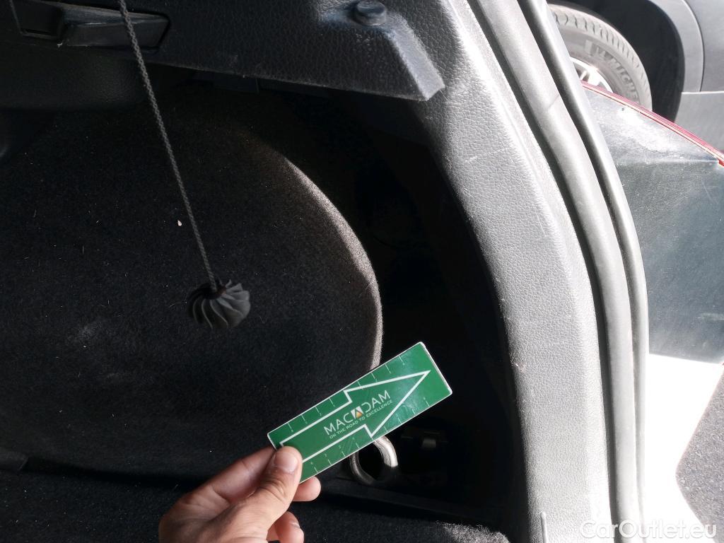  Volkswagen  Golf  VOLKSWAGEN 5p 7G berlina con portón Edition 1.6 TDI 110CV BMT #37