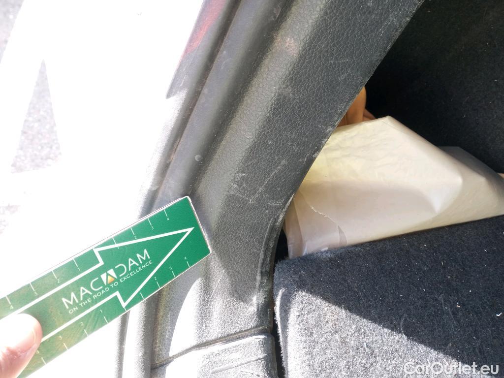  Volkswagen  Golf  VOLKSWAGEN 5p 7G berlina con portón Edition 1.6 TDI 110CV BMT #34