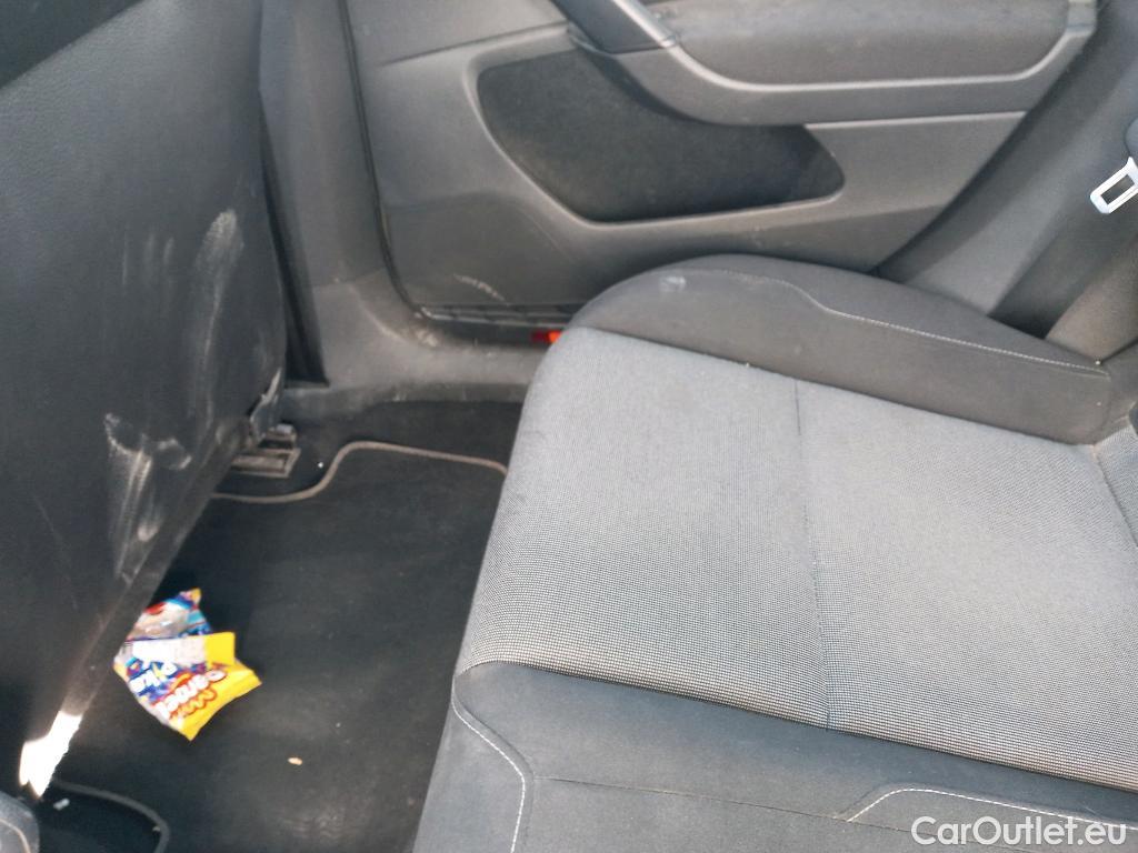  Volkswagen  Golf  VOLKSWAGEN 5p 7G berlina con portón Edition 1.6 TDI 110CV BMT #24