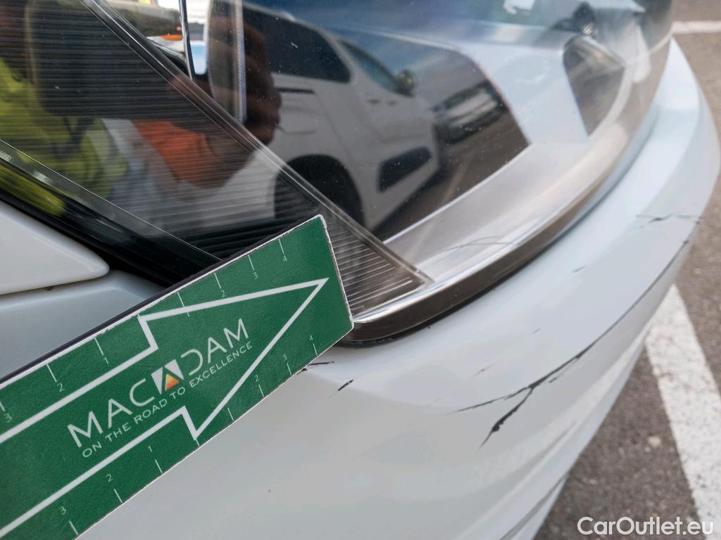  Volkswagen  Golf  VOLKSWAGEN 5p 7G berlina con portón Edition 1.6 TDI 110CV BMT #32