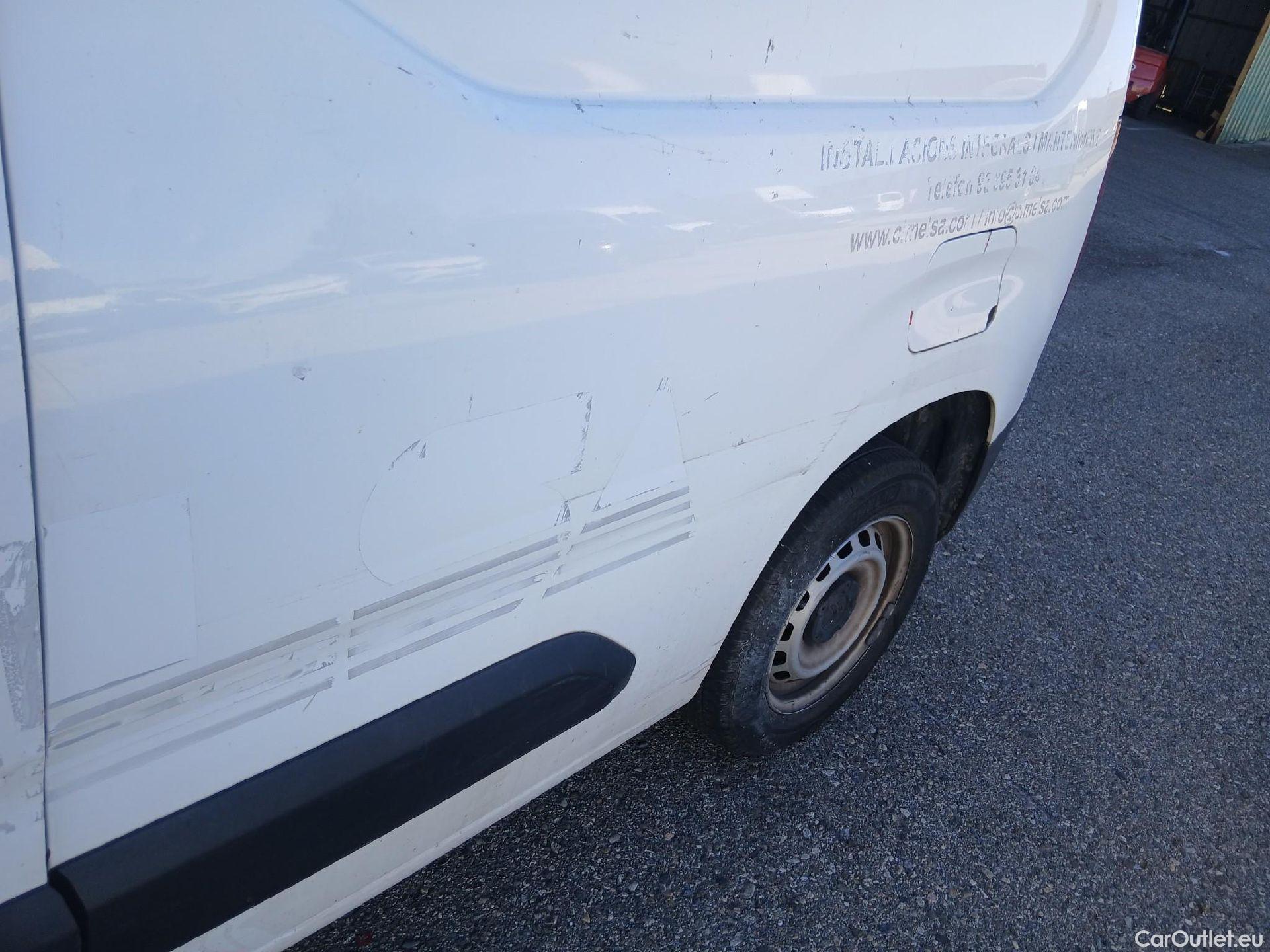  Citroen  Berlingo CITROEN  / 2018 / 3P / furgón derivado de turismo Talla M BlueHDi 100 CONTROL (AC) #28