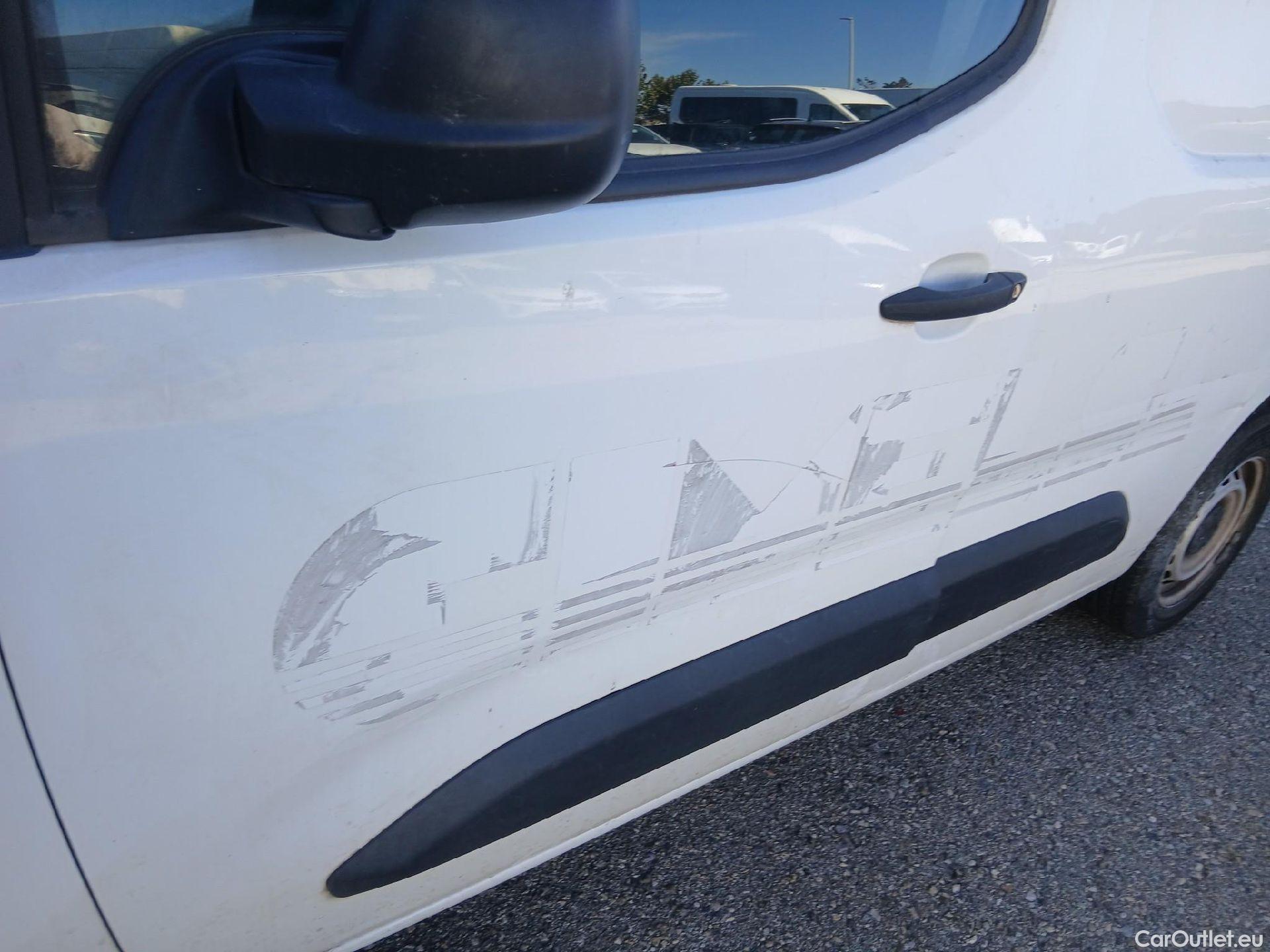  Citroen  Berlingo CITROEN  / 2018 / 3P / furgón derivado de turismo Talla M BlueHDi 100 CONTROL (AC) #26