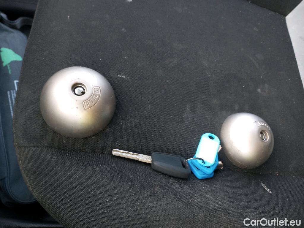  Fiat  Fiorino FIAT  / 2016 / 4P / furgón derivado de turismo Cargo SX N1 1.3 MJet 70 kW (95 CV) #5