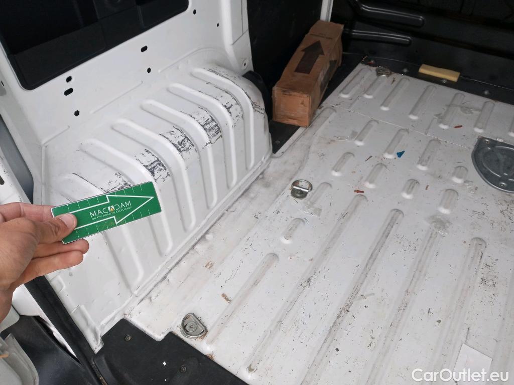  Fiat  Fiorino FIAT  / 2016 / 4P / furgón derivado de turismo Cargo SX N1 1.3 MJet 70 kW (95 CV) #15